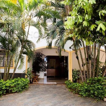 Hotel Santa Catarina Três Lagoas Екстериор снимка